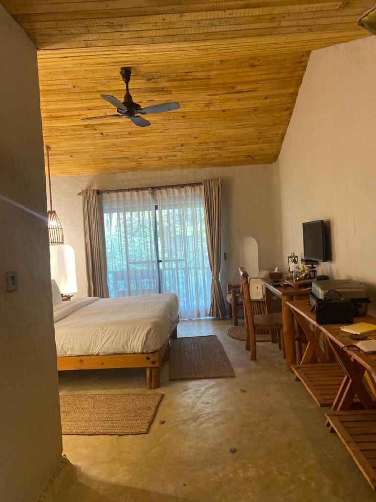 Barahi Jungle Lodge Meghauli Екстер'єр фото