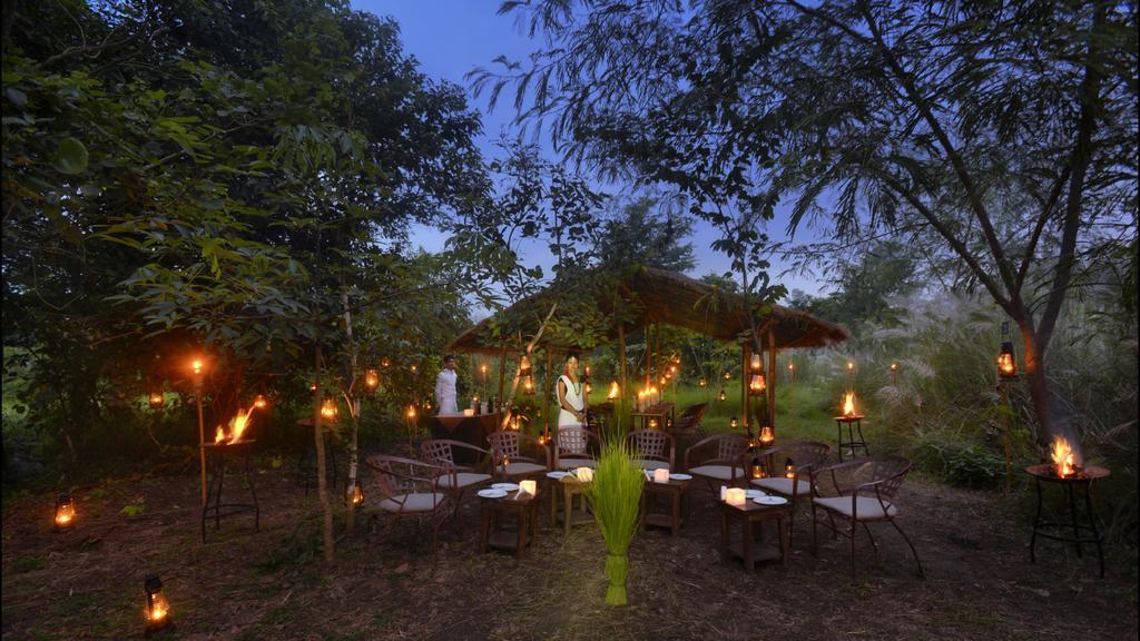 Barahi Jungle Lodge Meghauli Екстер'єр фото
