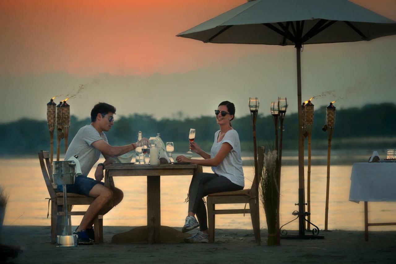 Barahi Jungle Lodge Meghauli Екстер'єр фото
